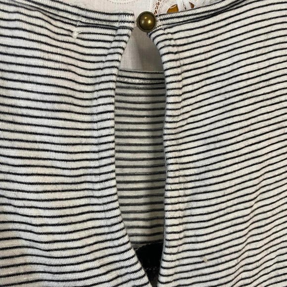 Size M Multicolor Floral Eyeshadow Tee - Picture 6 of 9